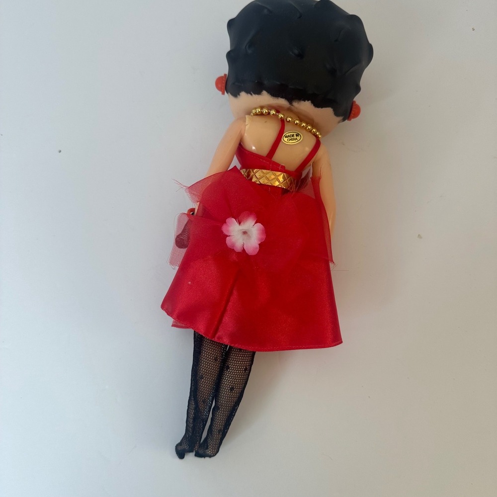 Betty Boop Collectible Doll Red Dress Gold Belt Mesh Stockings Vintage Style - Picture 2 of 2